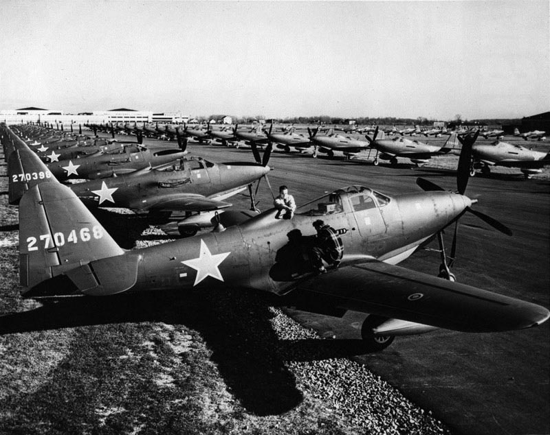 Истребители Р-63 «Кингкобра» на аэродроме Буффало перед отправкой в СССР