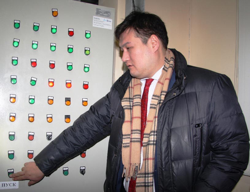 Дамир Егизбаев дал старт производству первой промышленной партии искусственного щебня