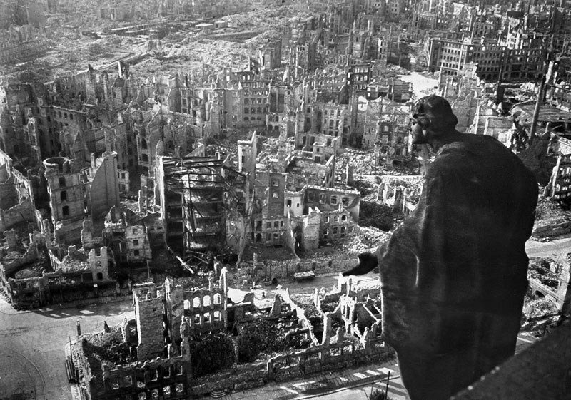 Руины Дрездена после союзных бомбардировок