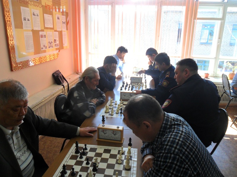 Участники за шахматной доской