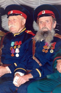 Александр Соболев (справа) с другом и соратником по ансамблю Степаном Севрюгиным