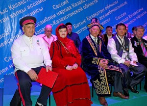 В центре – А.А. Коптелова