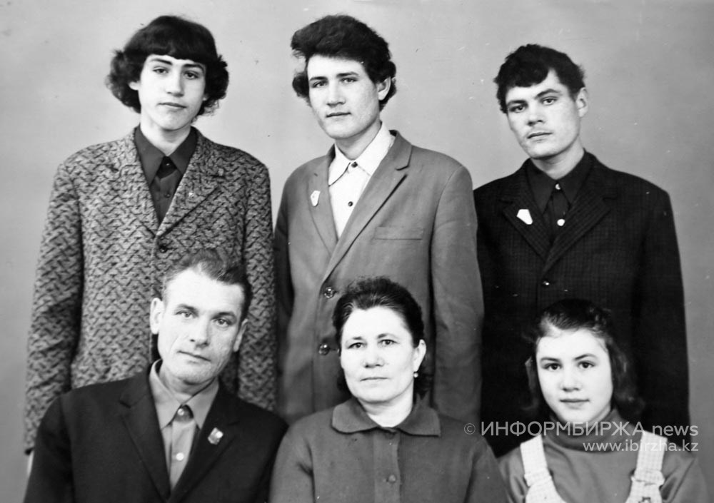 Софья и Иван Креймеры со своими сыновьями и дочерью