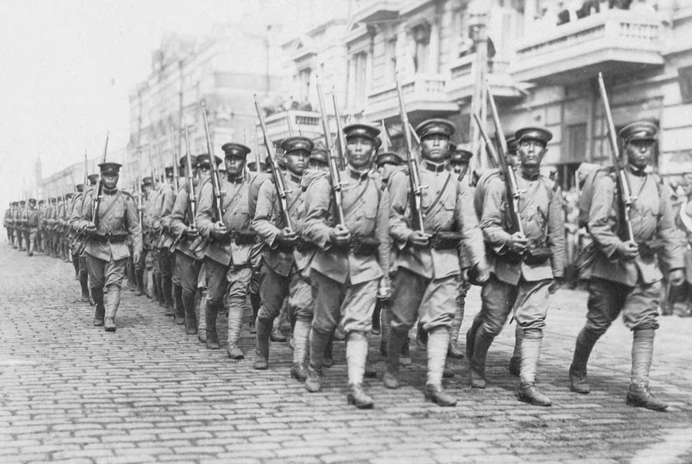 Японские солдаты во Владивостоке