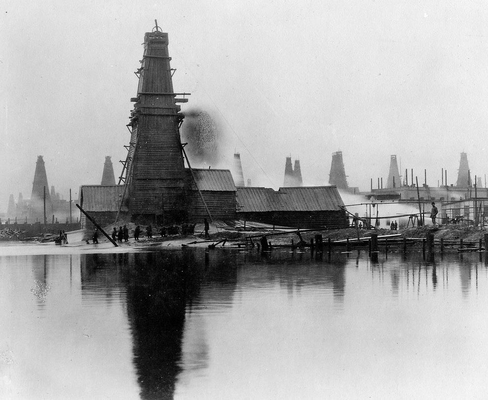 Нефтедобыча в Северном Прикаспии в начале ХХ века
