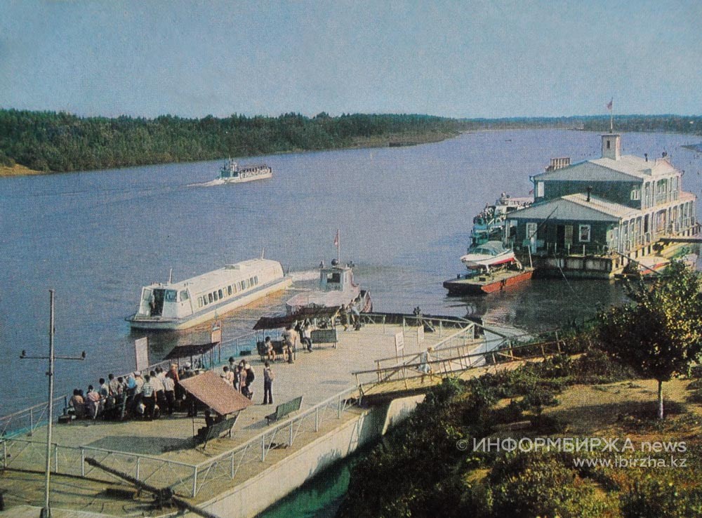 Пристань на Урале. 1976 г. 