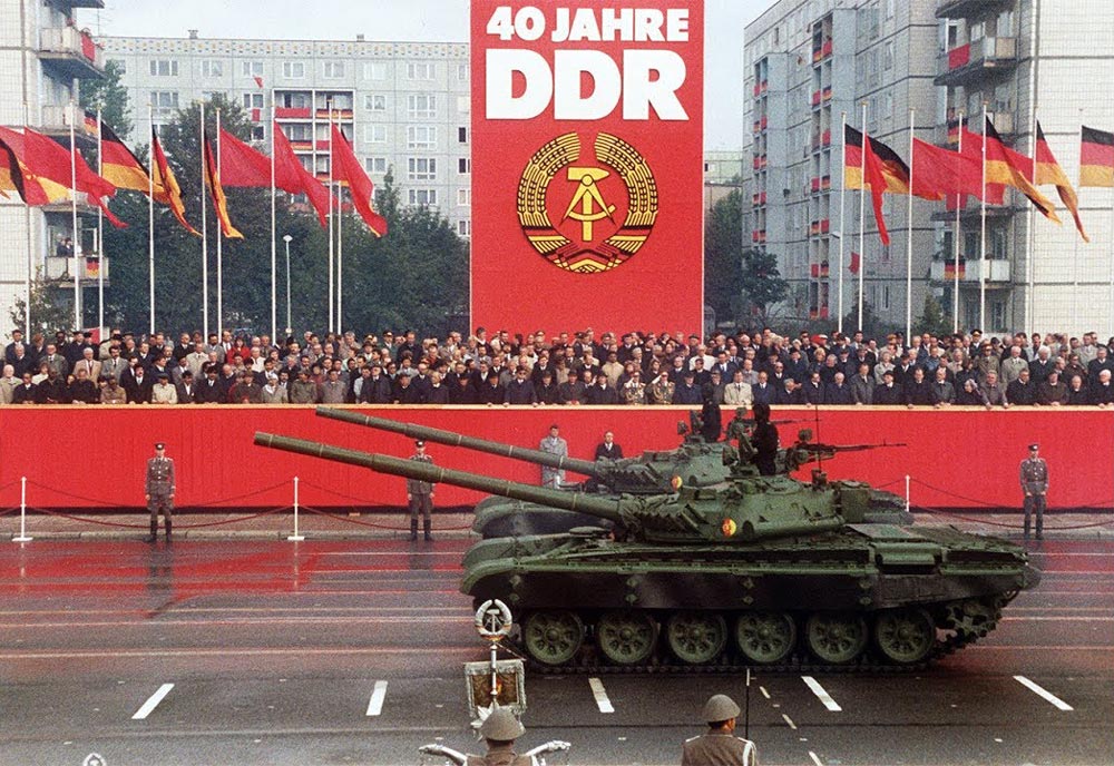 Т-72 на параде 40 лет ГДР