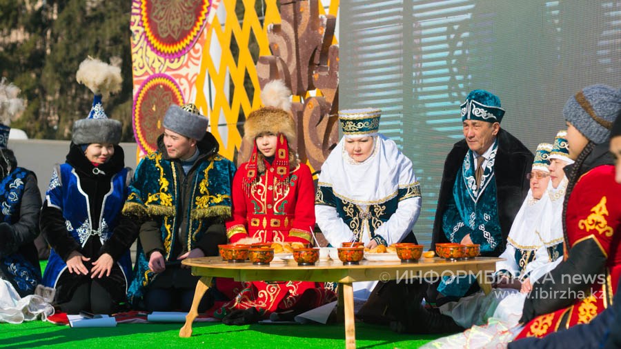 14 наурыз көрісу күні амал мерекесі. Корису айт казахский праздник. Көрісу с праздником. 14 Наурыз.